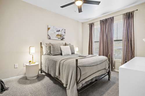 S Bed Las Brisas Apartment Homes 46